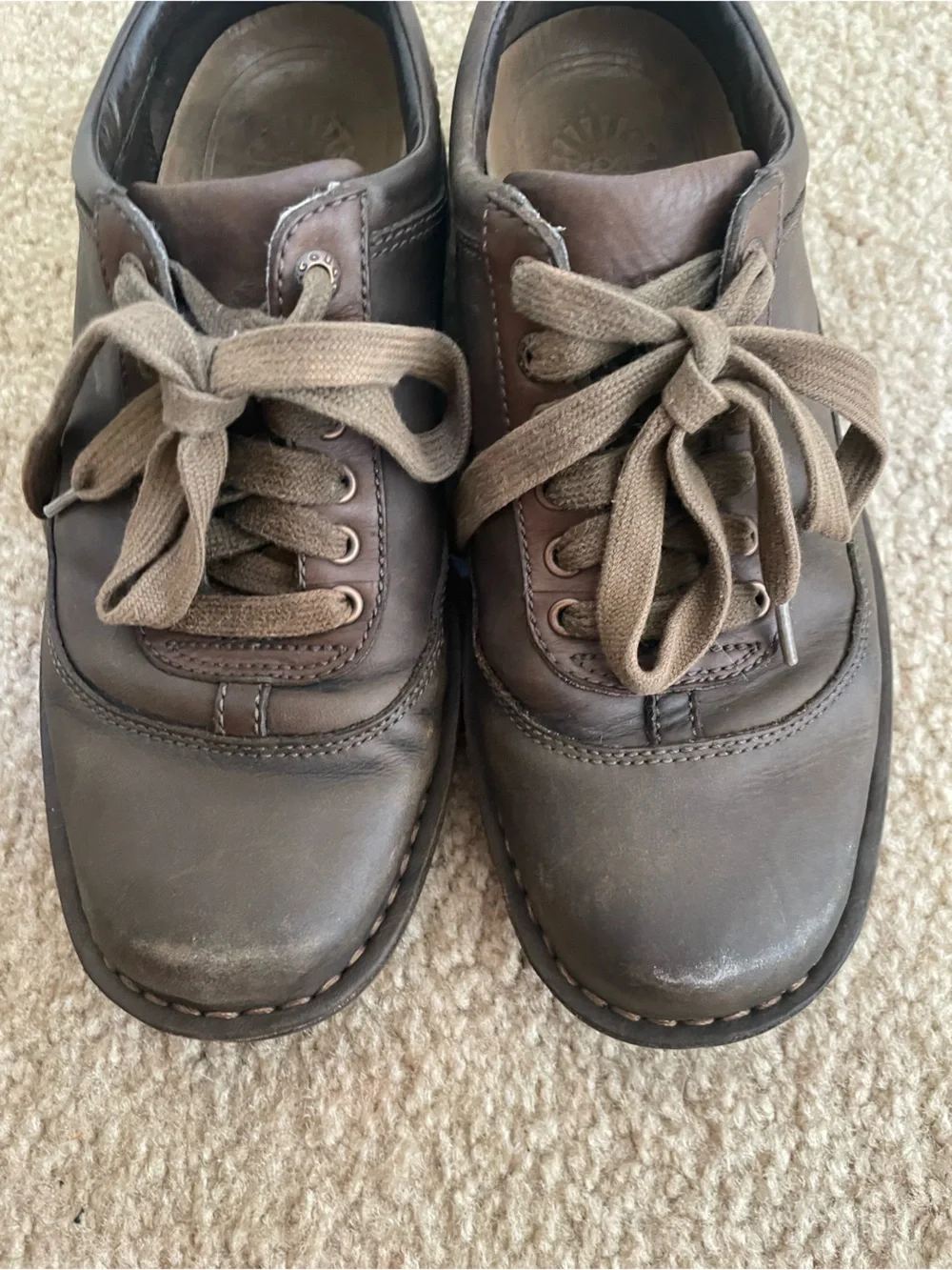 Men's UGG brown nubuck leather lace-up  oxford shoes (size 8)